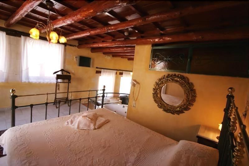 Ifigenia Lux Maisonette In Oldtown And Villas In Theriso Vilage 14 Km Outside Of Chania Hriszí Aktí Haniá Kültér fotó