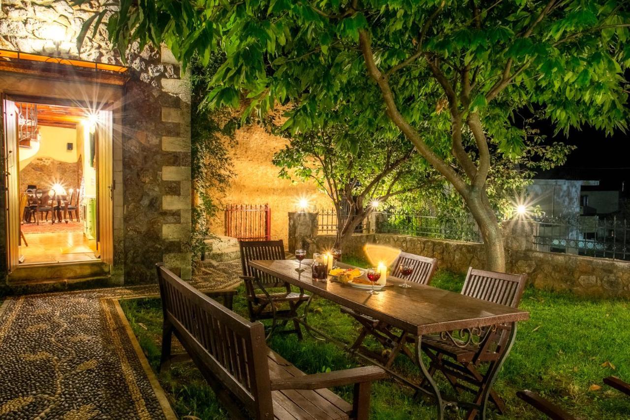 Ifigenia Lux Maisonette In Oldtown And Villas In Theriso Vilage 14 Km Outside Of Chania Hriszí Aktí Haniá Kültér fotó