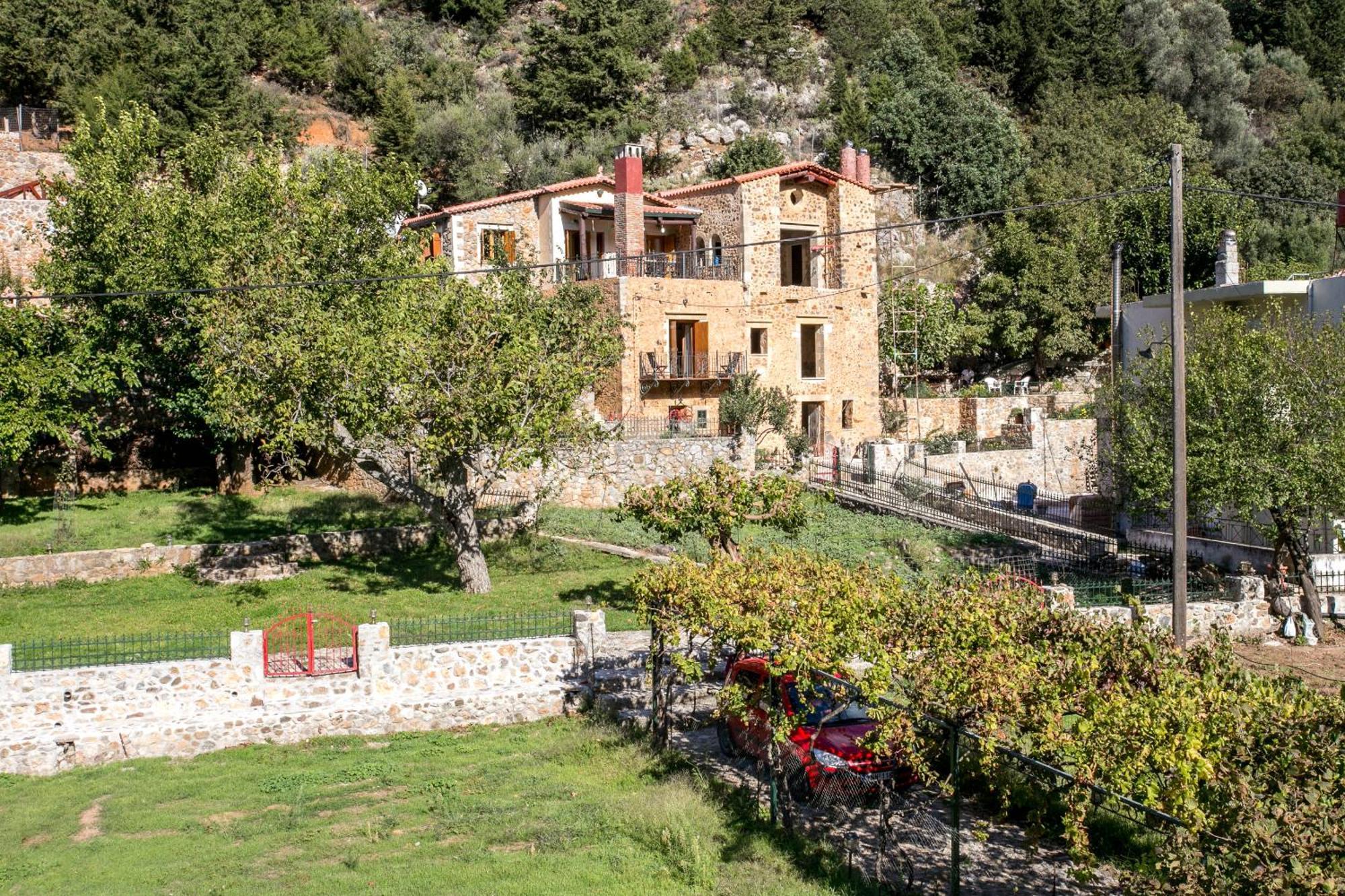 Ifigenia Lux Maisonette In Oldtown And Villas In Theriso Vilage 14 Km Outside Of Chania Hriszí Aktí Haniá Kültér fotó